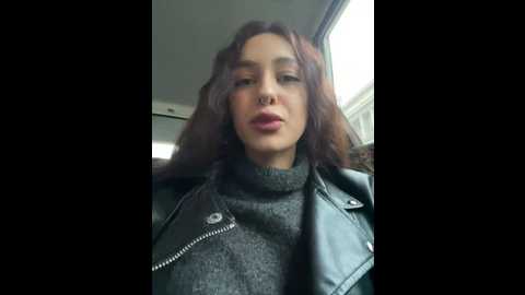 Media: cherry____pie Stripchat 2024-10-15 14:32:00