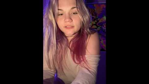 Media: cutiepiespanks Stripchat 2024-10-15 04:00:00