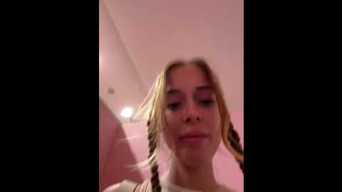 Media: enjoy_my_beauty Stripchat 2024-10-15 07:35:00