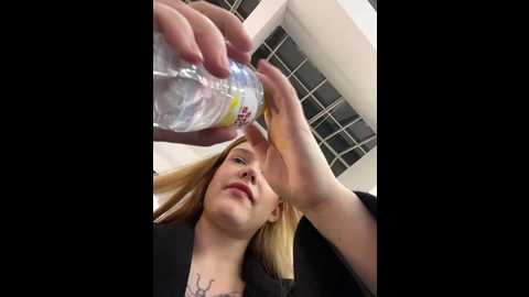 Media: honey___hot Stripchat 2024-10-15 15:58:00