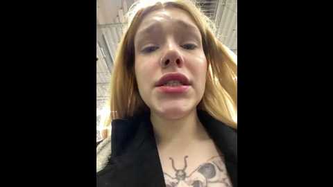 Media: honey___hot Stripchat 2024-10-15 17:48:00