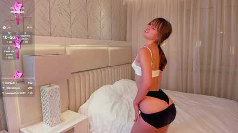 Media: little_lolla18 Stripchat 2024-10-15 00:00:00