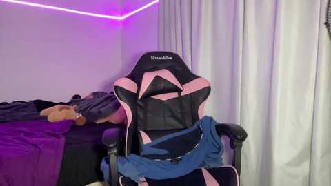 Media: lolykush Stripchat 2024-10-15 07:31:00