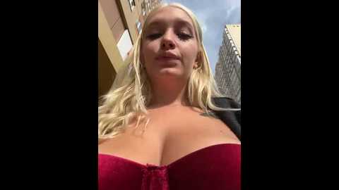 Media: milkyy_wway Stripchat 2024-10-15 07:25:00