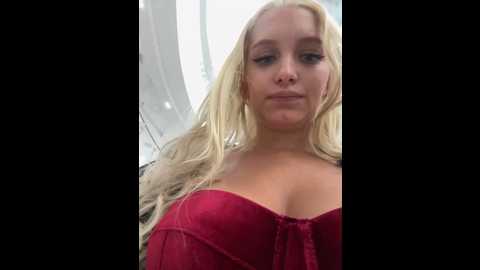 Media: milkyy_wway Stripchat 2024-10-15 09:44:00