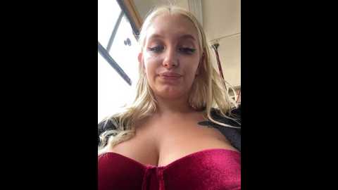 Media: milkyy_wway Stripchat 2024-10-15 10:30:00