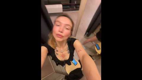 miss_elfie @ stripchat on 20241015