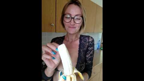 Media: missmialicious Stripchat 2024-10-15 10:01:00