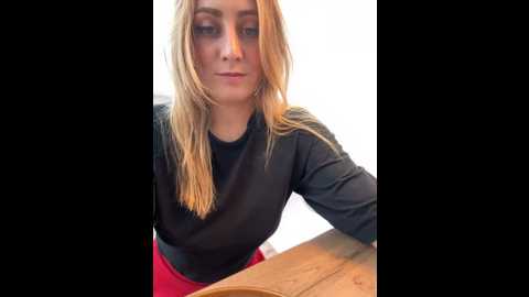 Media: puzdosia Stripchat 2024-10-15 09:22:00