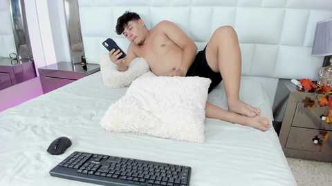 Media: rexxayblade Stripchat 2024-10-15 18:07:00