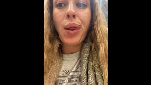 Media: sweet___emily Stripchat 2024-10-15 16:44:00