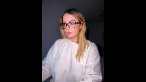 Media: alirawrz Stripchat 2024-10-16 17:18:00