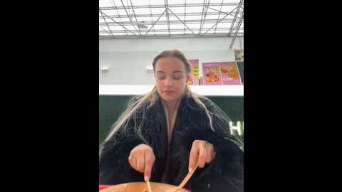 Media: baby_tiny Stripchat 2024-10-16 12:11:00