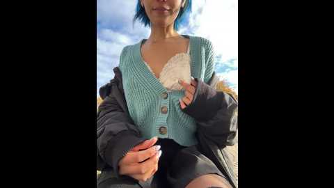 Media: bigbabykiki Stripchat 2024-10-16 07:35:00