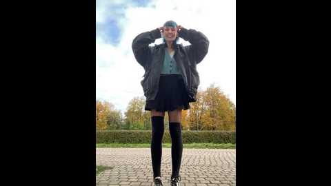 Media: bigbabykiki Stripchat 2024-10-16 08:42:00