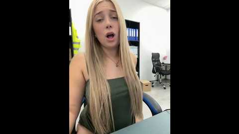 Media: cherryauroraa Stripchat 2024-10-16 18:58:00