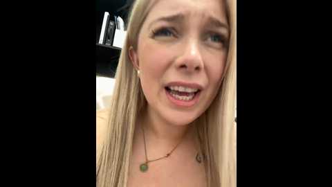 Media: cherryauroraa Stripchat 2024-10-16 19:37:00