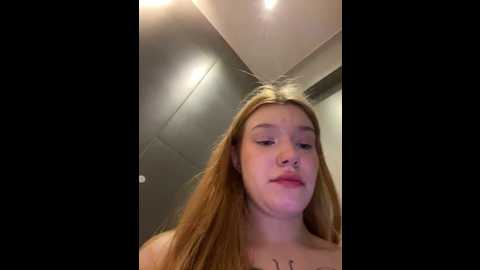 Media: honey___hot Stripchat 2024-10-16 13:09:00