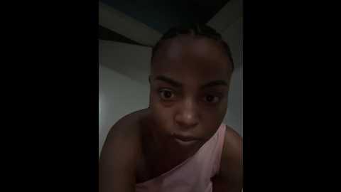 Media: tamia_98 Stripchat 2024-10-16 16:16:00