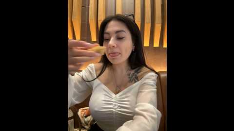 Media: wet__bunny Stripchat 2024-10-16 10:20:00