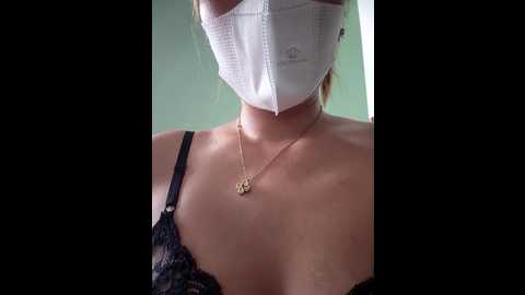 Media: zizi_public Stripchat 2024-10-16 03:15:00