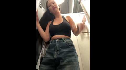 Media: aiko_yumi Stripchat 2024-10-17 14:50:00