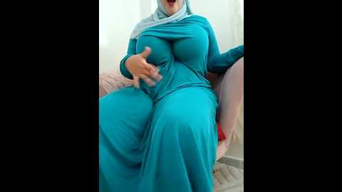 Media: amalarabic Stripchat 2024-10-17 09:22:00
