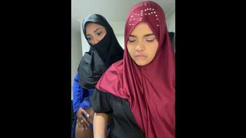 Media: arab_rainbow_girls Stripchat 2024-10-17 08:25:00