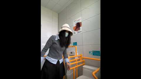 Media: asia_melody Stripchat 2024-10-17 06:04:00