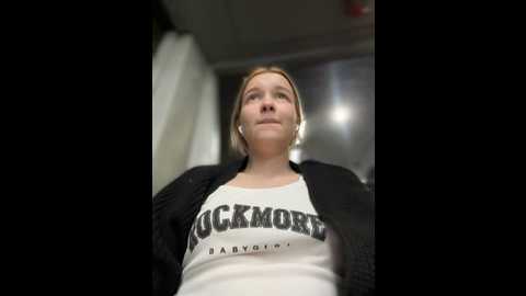 Media: baby_tiny Stripchat 2024-10-17 20:01:00