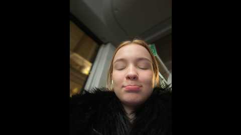 Media: baby_tiny Stripchat 2024-10-17 20:37:00