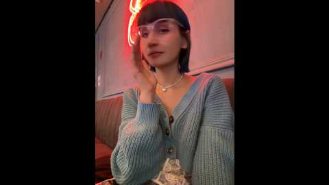 Media: bigbabykiki Stripchat 2024-10-17 06:04:00