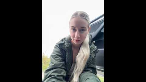 Media: cutieemy Stripchat 2024-10-17 12:00:00