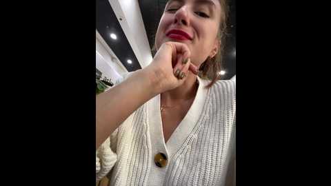 Media: dina_tease Stripchat 2024-10-17 12:09:00