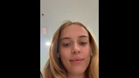 Media: enjoy_my_beauty Stripchat 2024-10-17 04:50:00