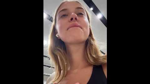 Media: enjoy_my_beauty Stripchat 2024-10-17 07:02:00