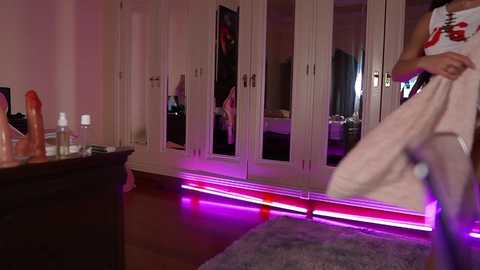 Media: katyerave Stripchat 2024-10-17 18:08:00
