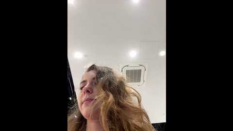 Media: mariid Stripchat 2024-10-17 08:12:00