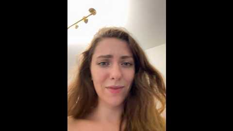 Media: mariid Stripchat 2024-10-17 15:43:00
