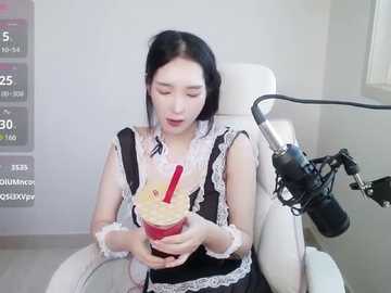Media: meow_s2 Stripchat 2024-10-17 07:59:00
