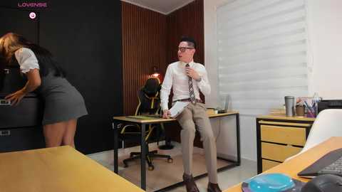 Media: office_naughty_girl Stripchat 2024-10-17 18:11:00