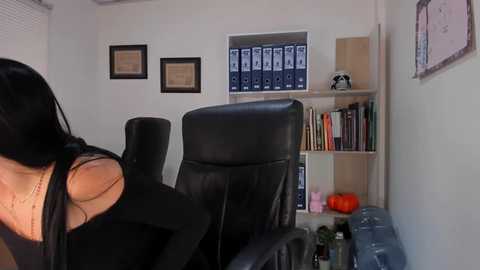 Media: sara_fun Stripchat 2024-10-17 19:21:00