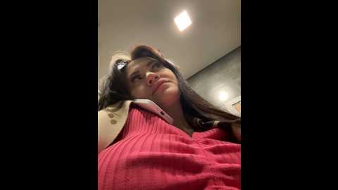 Media: wet__bunny Stripchat 2024-10-17 06:44:00