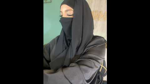 Media: zeynep_lahsen Stripchat 2024-10-17 12:28:00