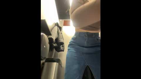 Media: asian_asami Stripchat 2024-10-18 18:09:00