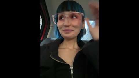 Media: bigbabykiki Stripchat 2024-10-18 06:20:00