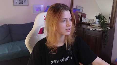 Media: doll_lesli Stripchat 2024-10-18 15:54:00