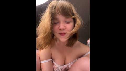 Media: emilly_wills_ Stripchat 2024-10-18 14:49:00