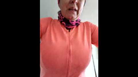 Media: emma_tour Stripchat 2024-10-18 16:02:00