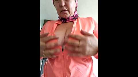 Media: emma_tour Stripchat 2024-10-18 16:12:00